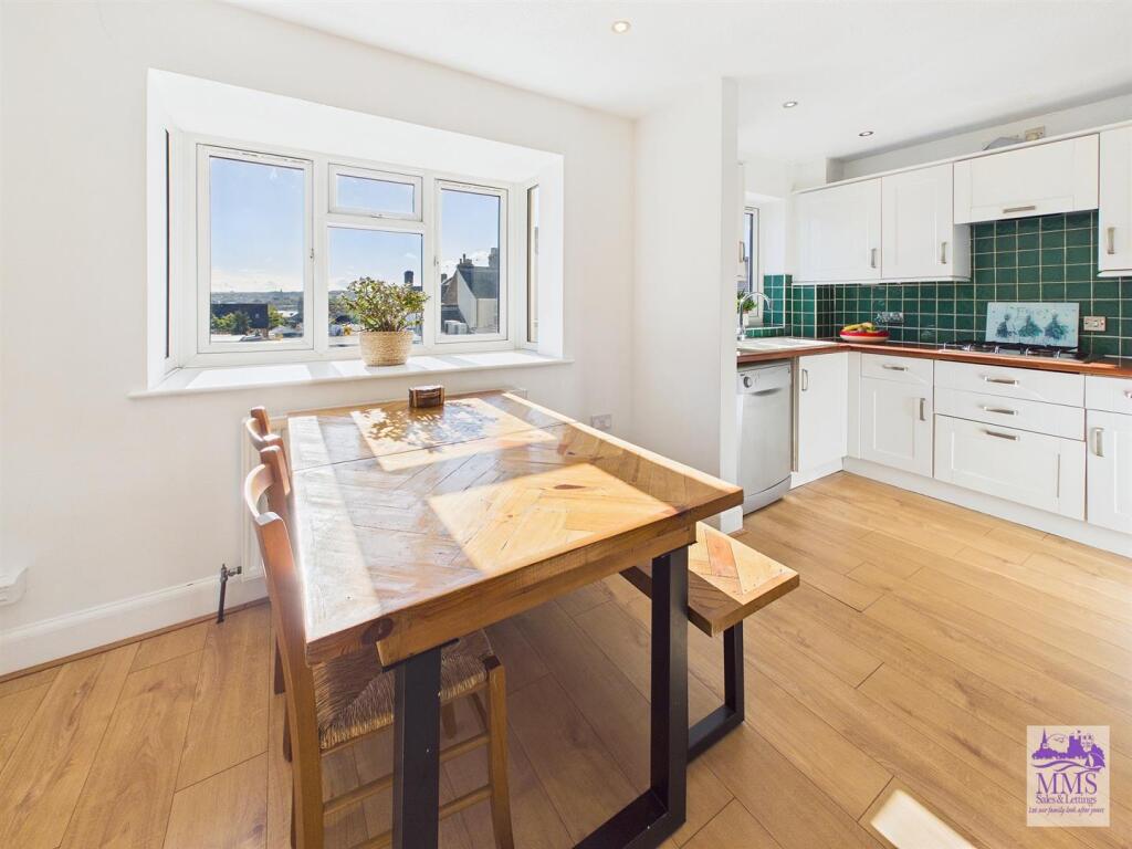 House in Strood, Medway - View 2