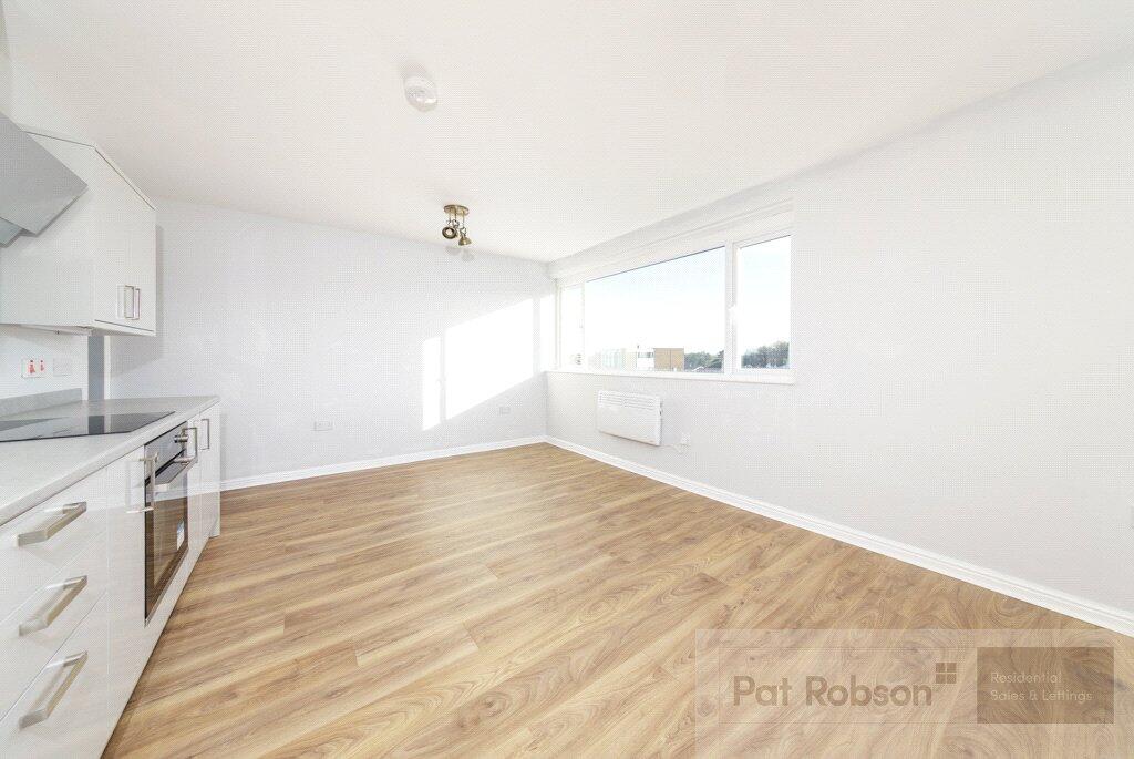 Apartment in North Tyneside, North East - View 5