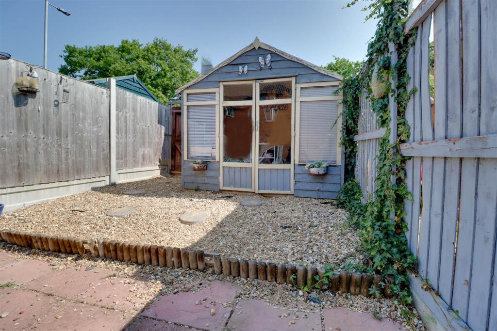 Horkesley Way, Wickford photo 3