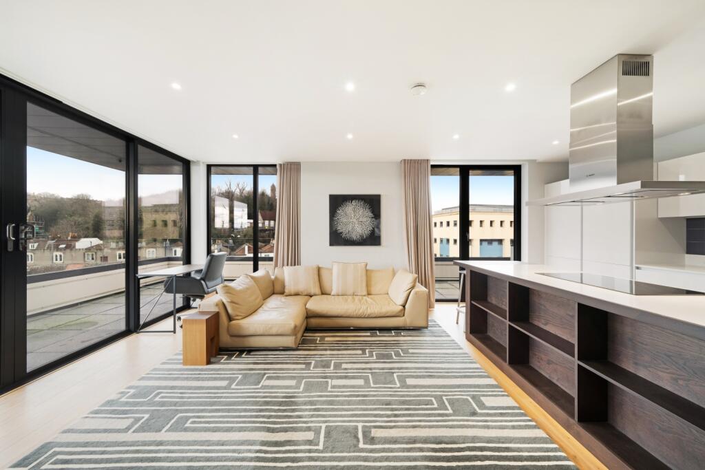 Apartment in Bristol, Canon's Marsh, Spike Island - View 4