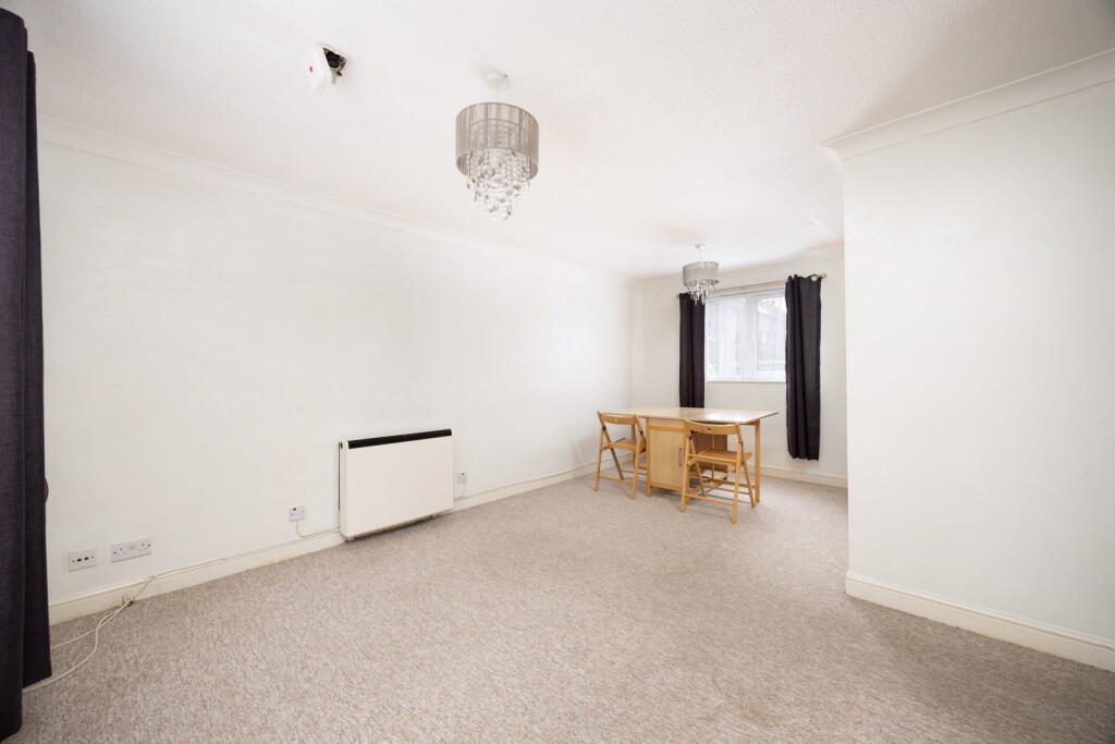 Market Lavington, Devizes, Wiltshire, SN10 4AT photo 3