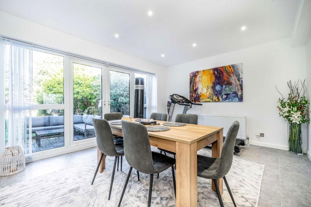 House in Twickenham - View 5