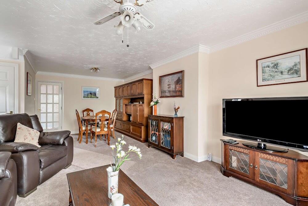 Lytchett Drive, Broadstone, BH18 photo 5