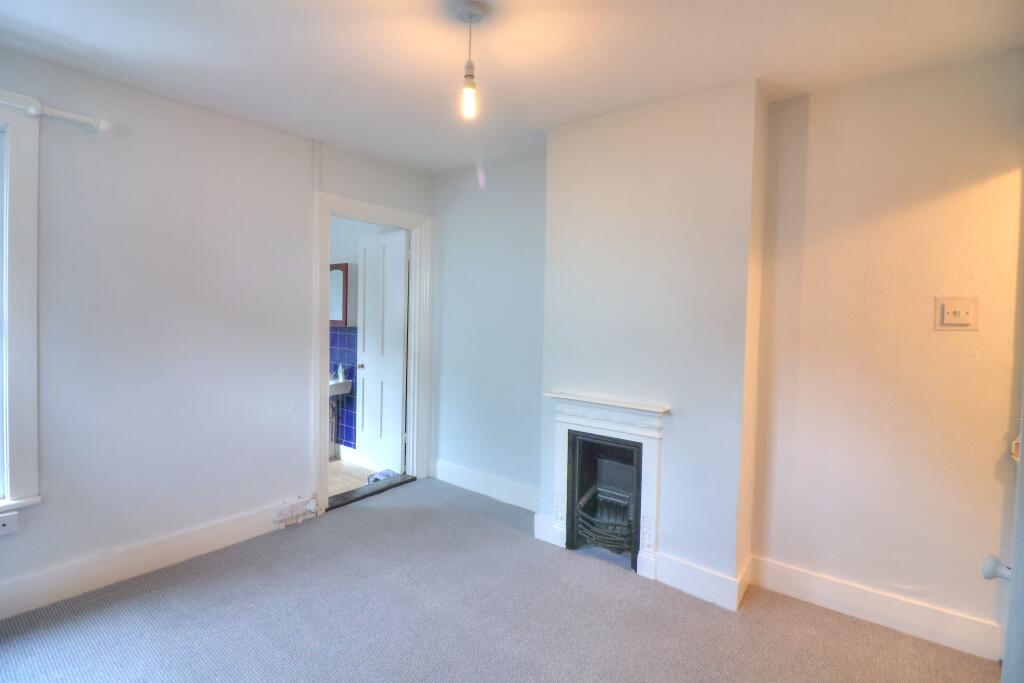 New Road, High Wycombe, HP12 - View 6