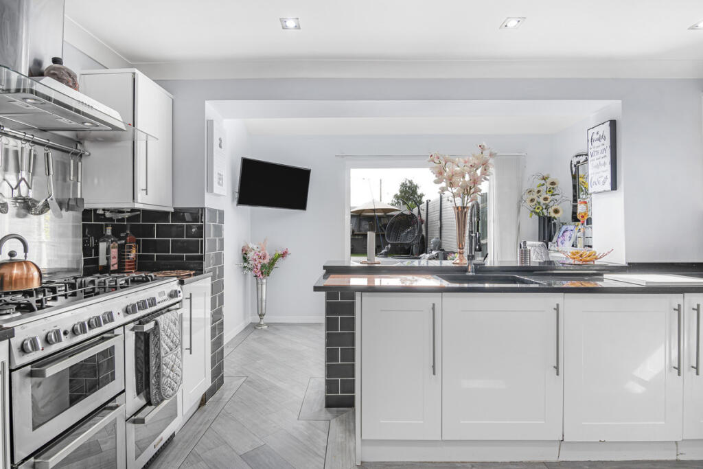 House in Epping Forest, Lambourne - View 5