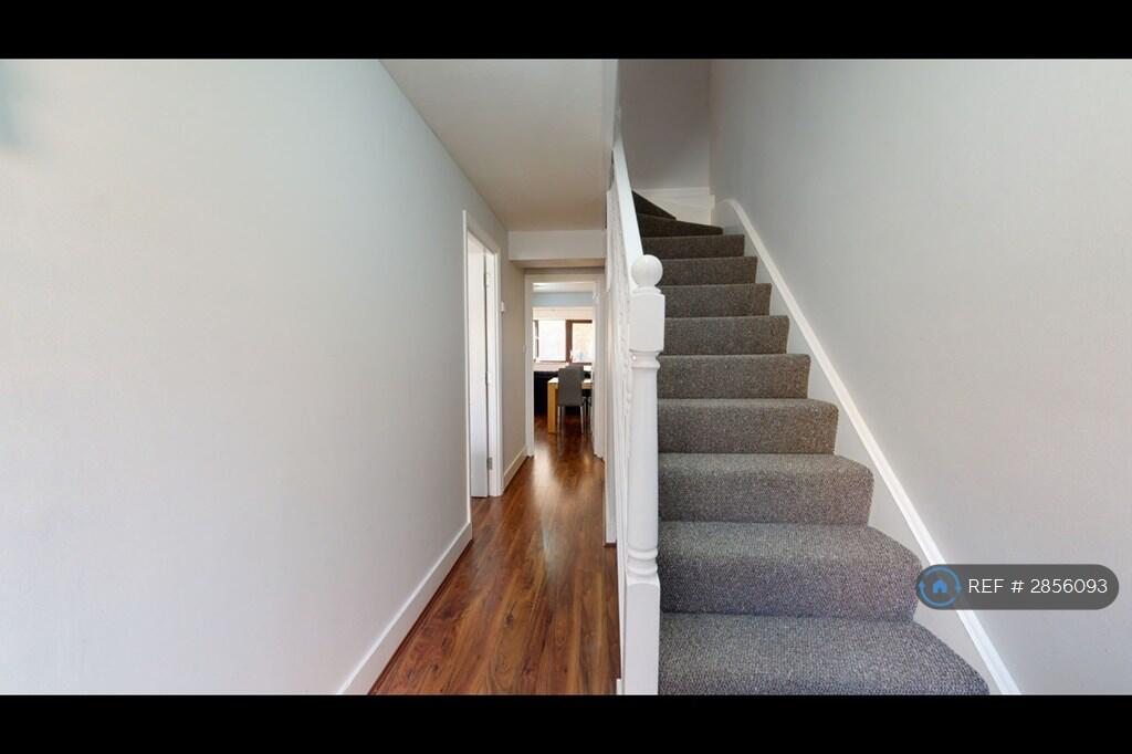 6 bedroom terraced house for rent
