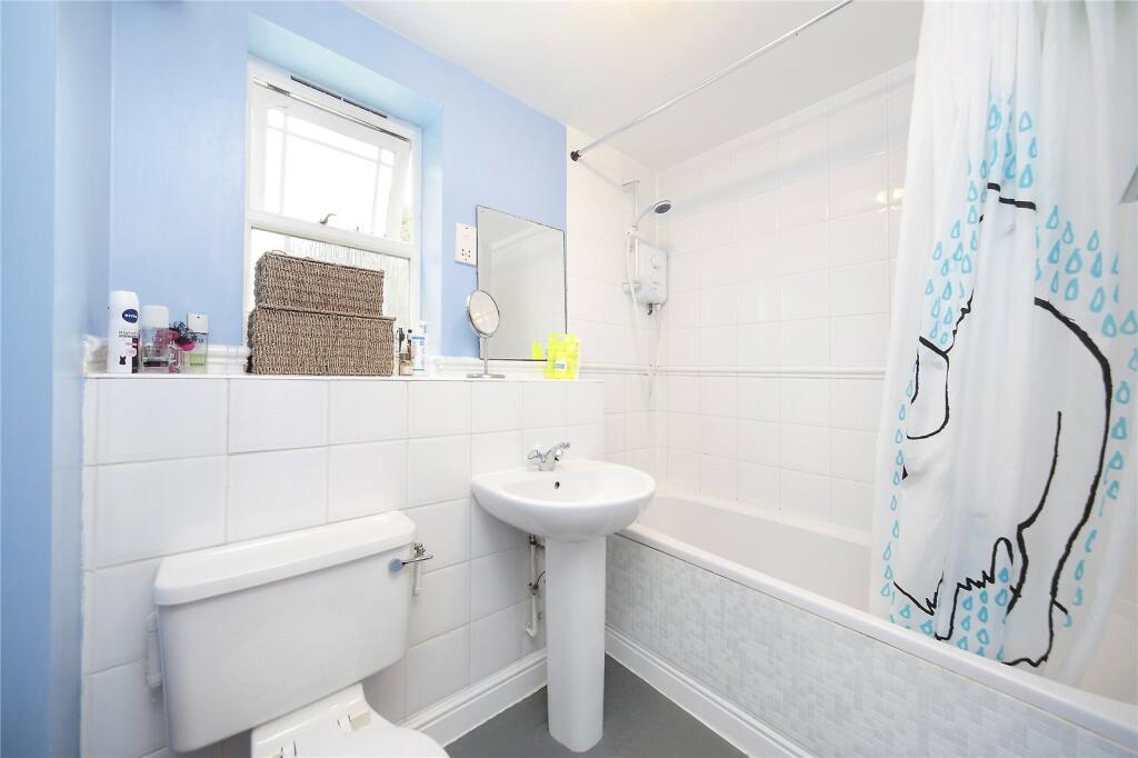 Apartment in London - More