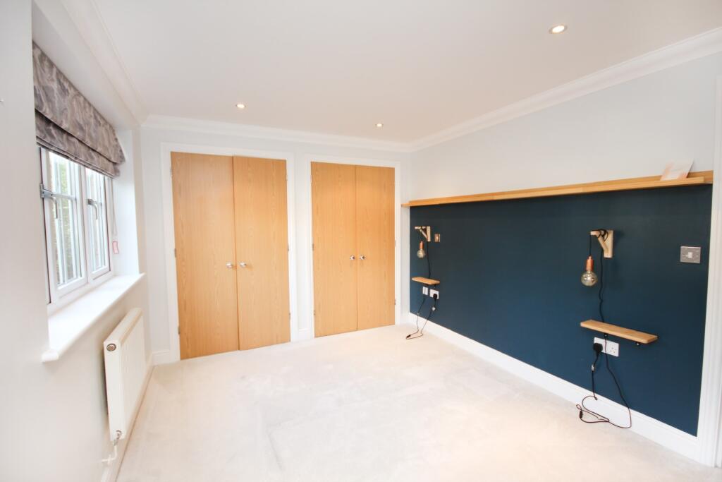 Apartment in Bracknell - View 4