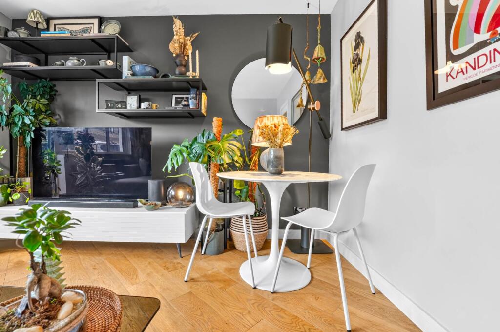 Apartment in London - View 5