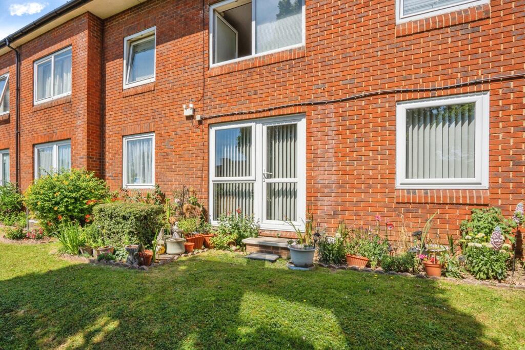 Hulbert Road, Waterlooville, Hampshire, PO7 - View 4