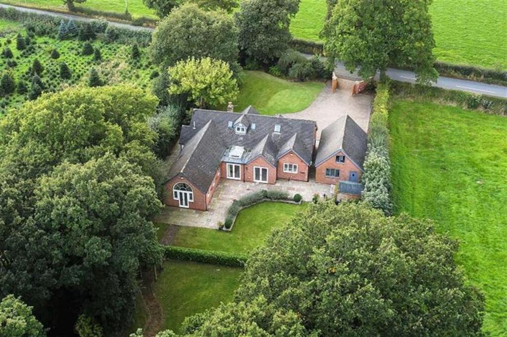 Main image of property: The Spinney, High Leigh Road, Lymm, WA13