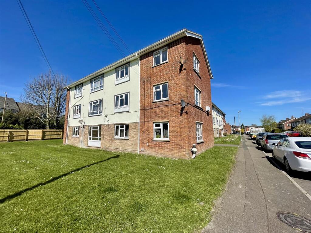 Main image of property: Moonrakers, Devizes, SN10
