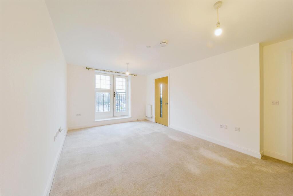 Apartment in St Albans - View 2