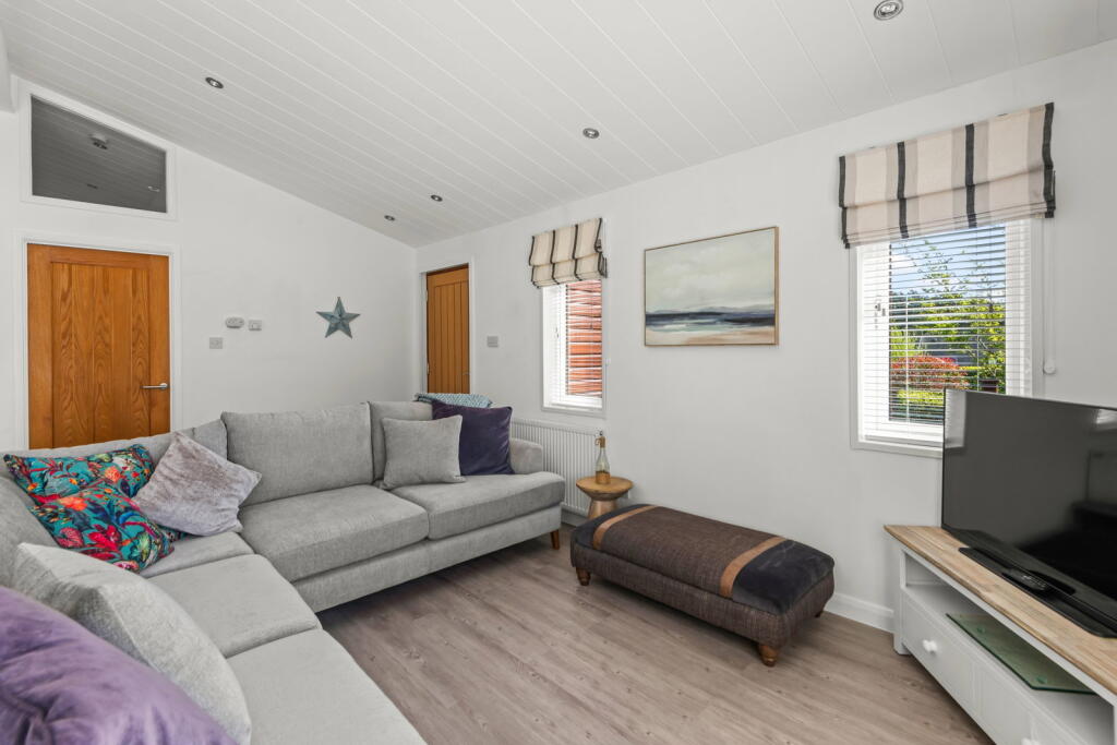 House in Plymouth - View 4