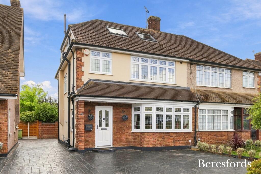 4-bed semi-detached on Avon Road, Upminster, RM14, £700,000