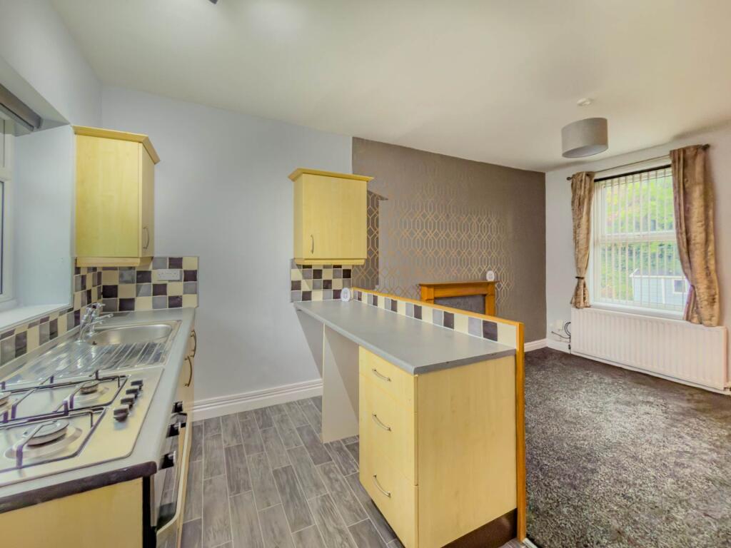 House in Wakefield - View 5