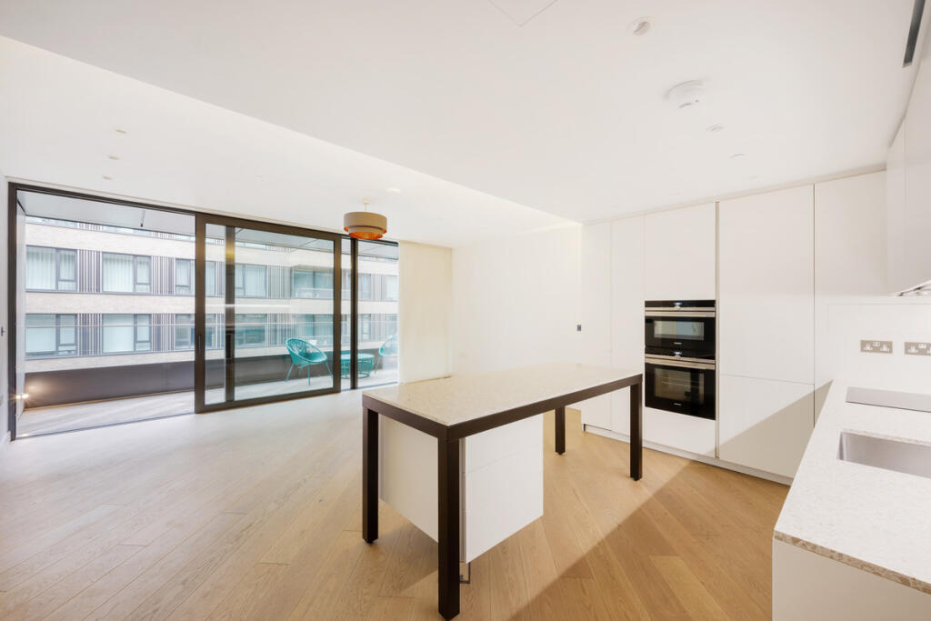 Apartment in London - More