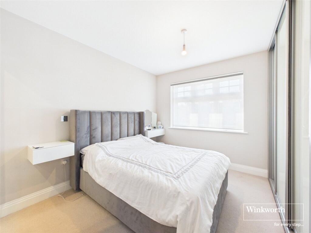 Apartment in Harrow - View 3