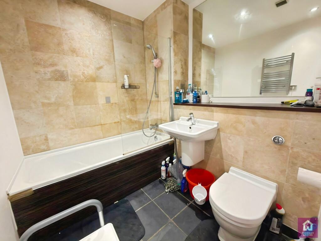 Apartment in Manchester - More