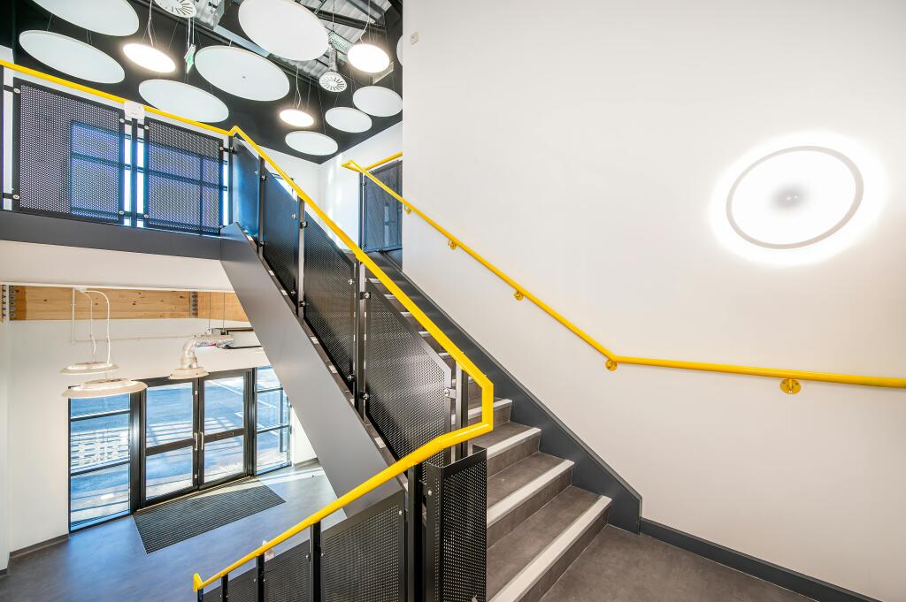 UNIT 1B WATCHMOOR POINT CAMBERLEY_031.jpg