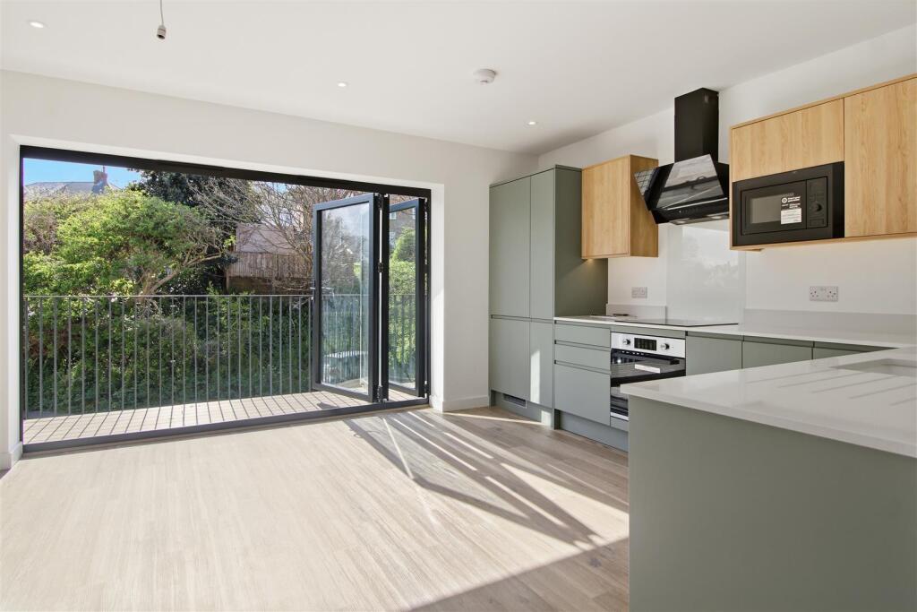 Blatchington Road, Seaford photo 2