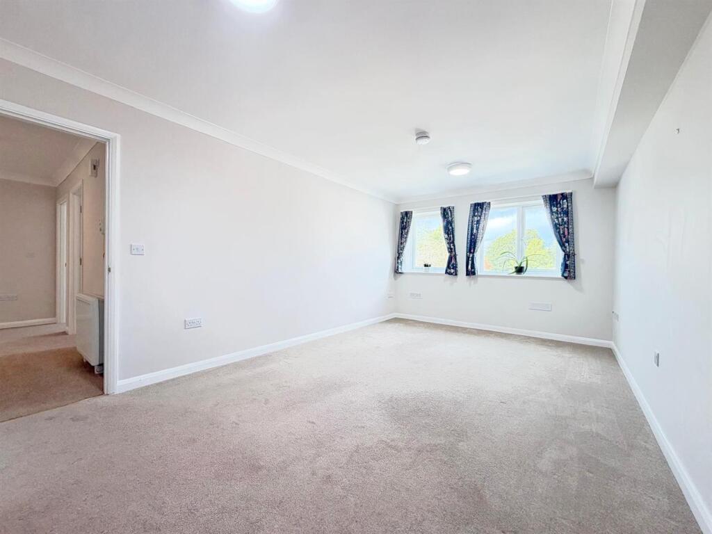 Apartment in Shrewsbury, Radbrook Green - View 3
