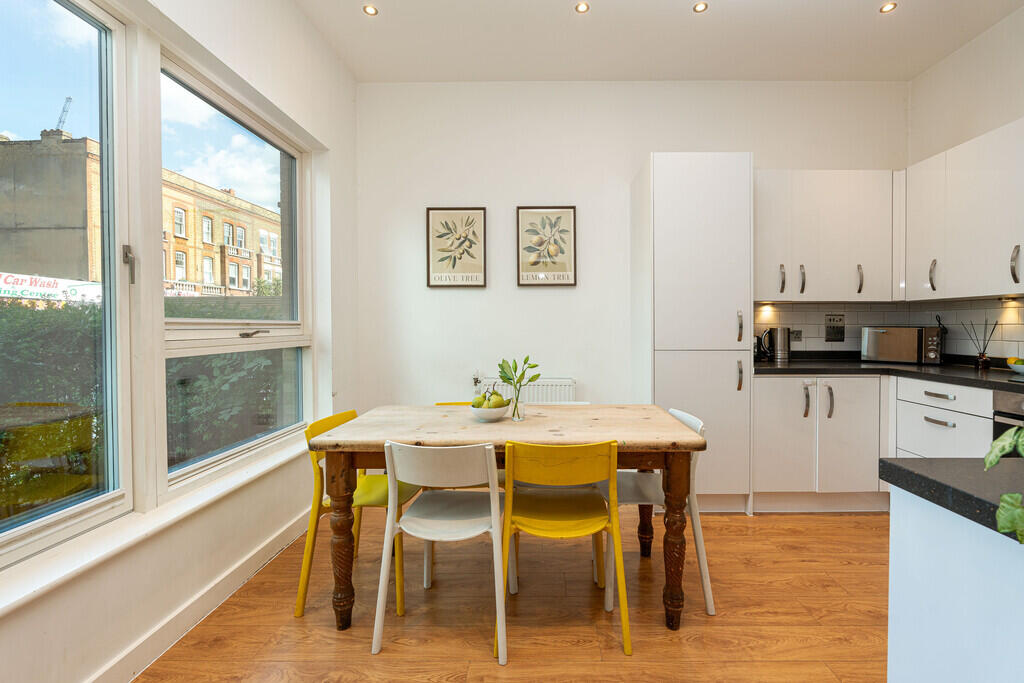 Apartment in London - View 5