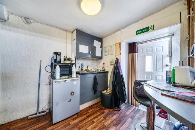 7 The Bridge, Chippenham, Wiltshire, SN15 1HA | Fr