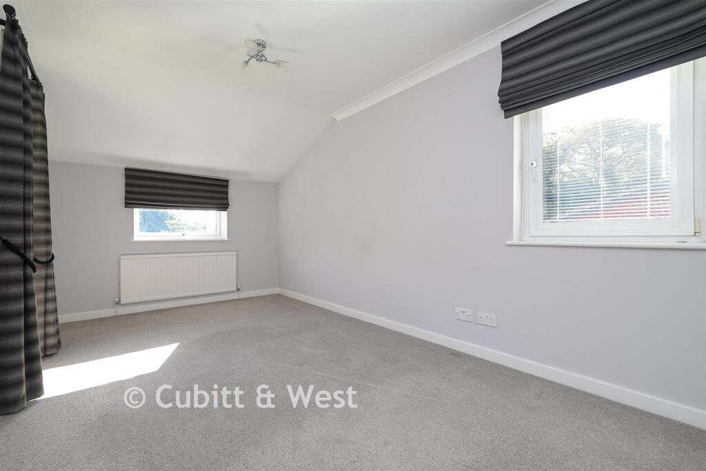 Apartment in Croydon - View 5