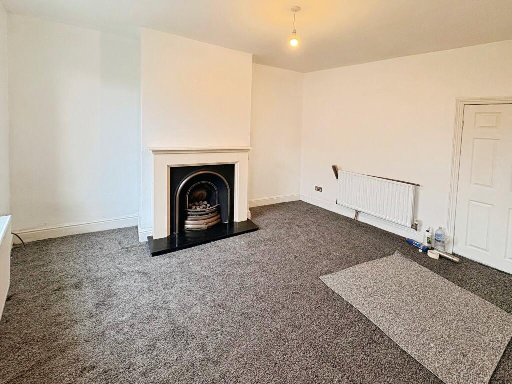 House in Huddersfield - View 3