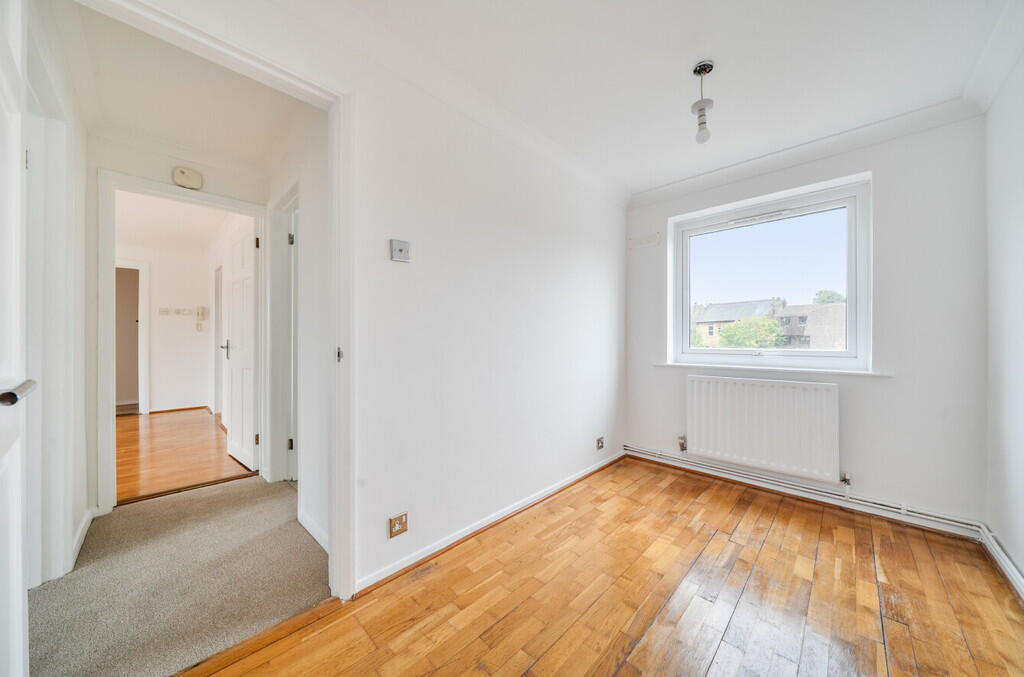 Apartment in London - More
