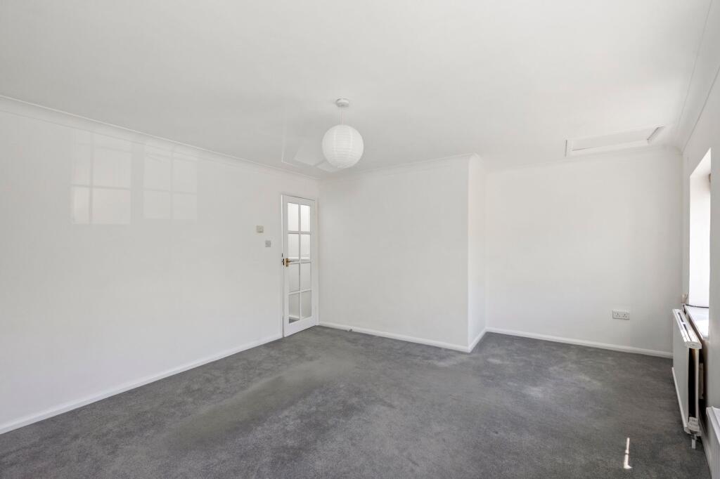 Apartment in Tonbridge - More