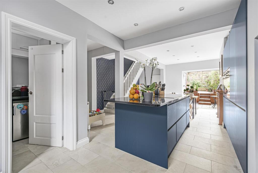 House in Northampton, Semilong - More