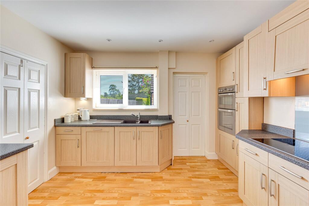 House in Houghton Conquest, Central Bedfordshire - View 5