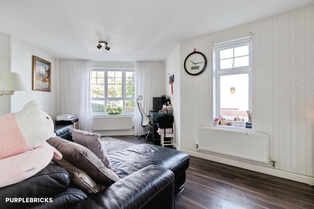 Greenhaven Drive, London, SE28 photo 4