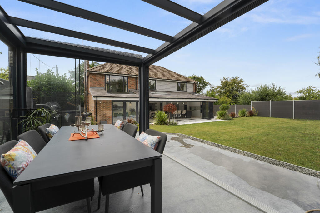 Main image of property: Bromley Green Road, Ashford, TN26 2EG