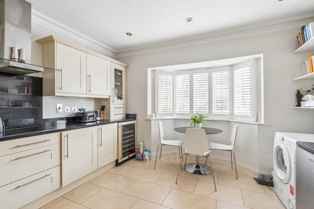 Vivian Gardens, Oxhey Hall, Watford, Herts, WD19 4PG photo 4