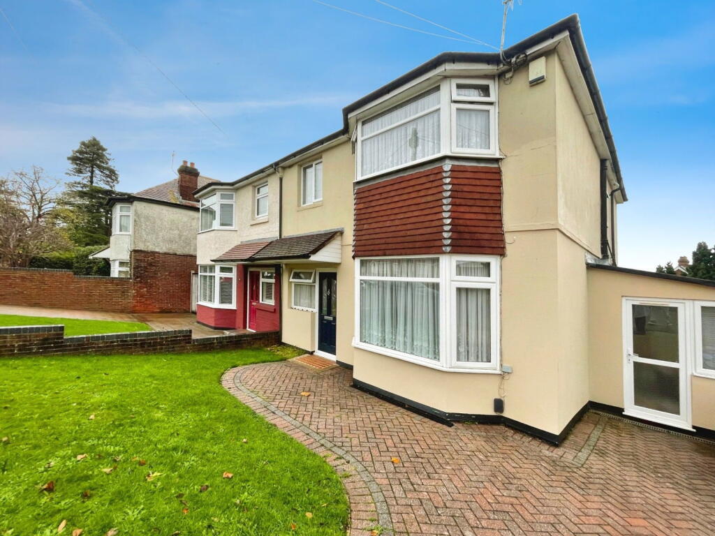 Main image of property: Stoneham Lane, Southampton, SO16 2NP
