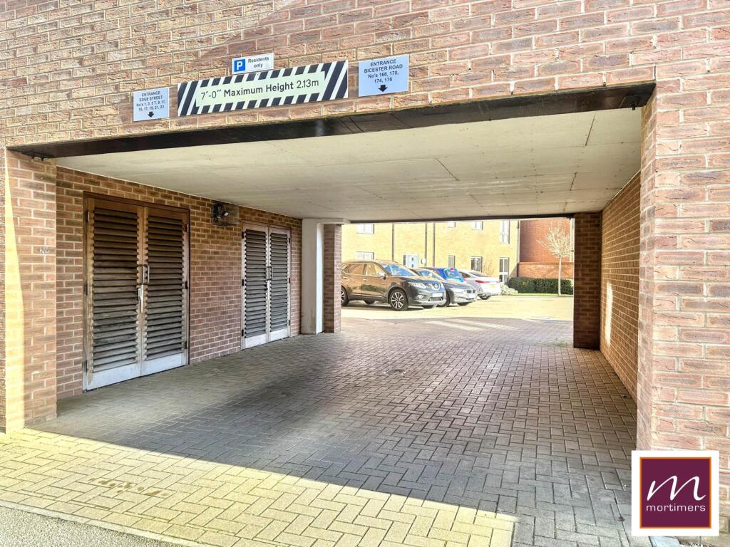 Apartment in Hemel Hempstead - View 4