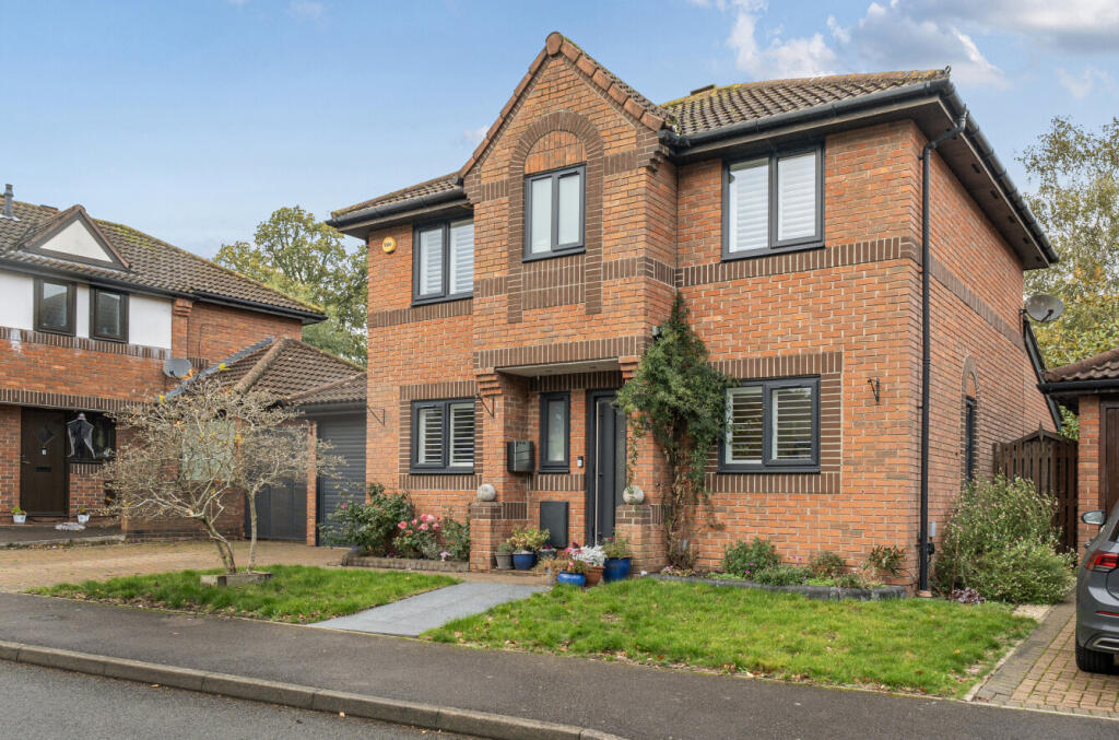 Main image of property: Field Park, Bracknell, Berkshire, RG12