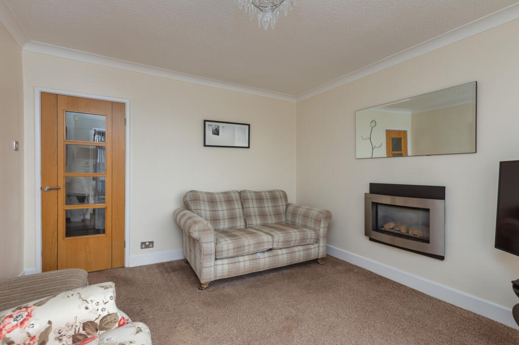 Westbury Close,  Thornton-Cleveleys, FY5 photo 4