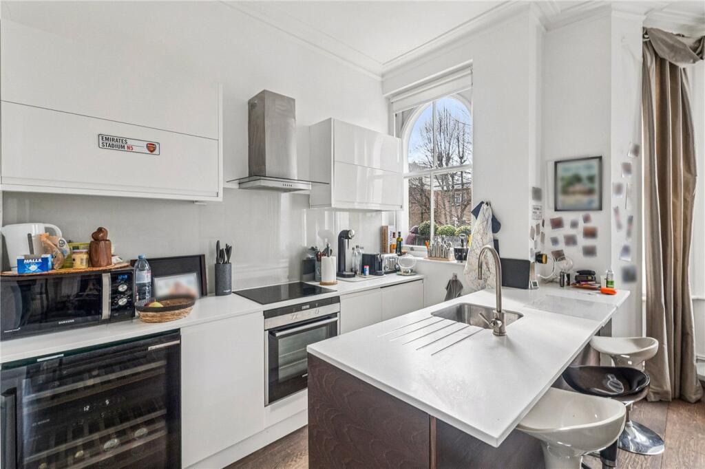 Apartment in London - View 2