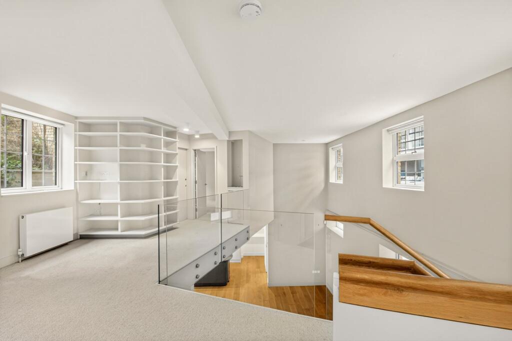 Apartment in London - View 5