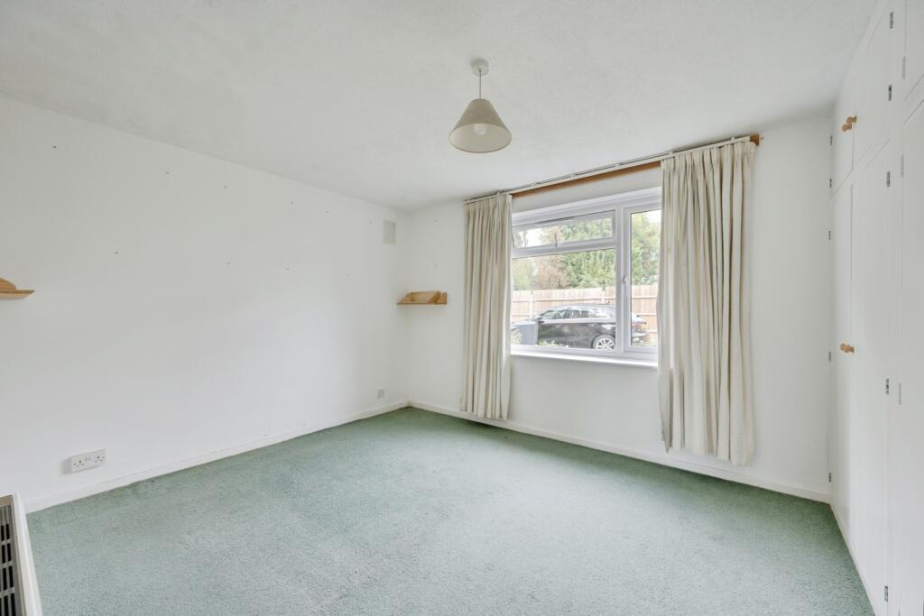 Apartment in Sutton - View 5