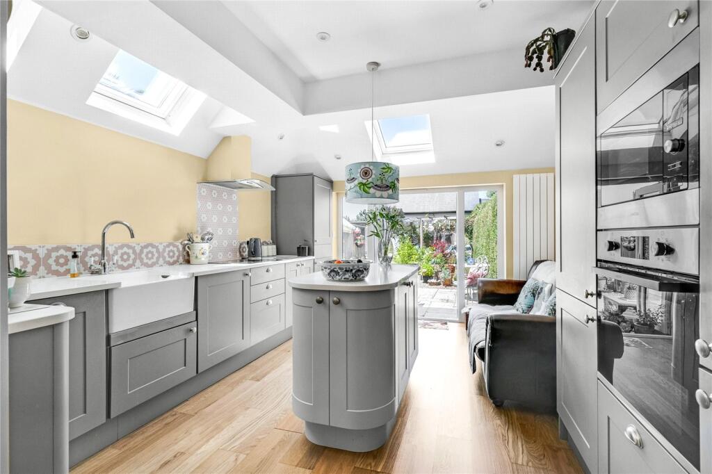 House in Winkfield, Bracknell Forest - View 4
