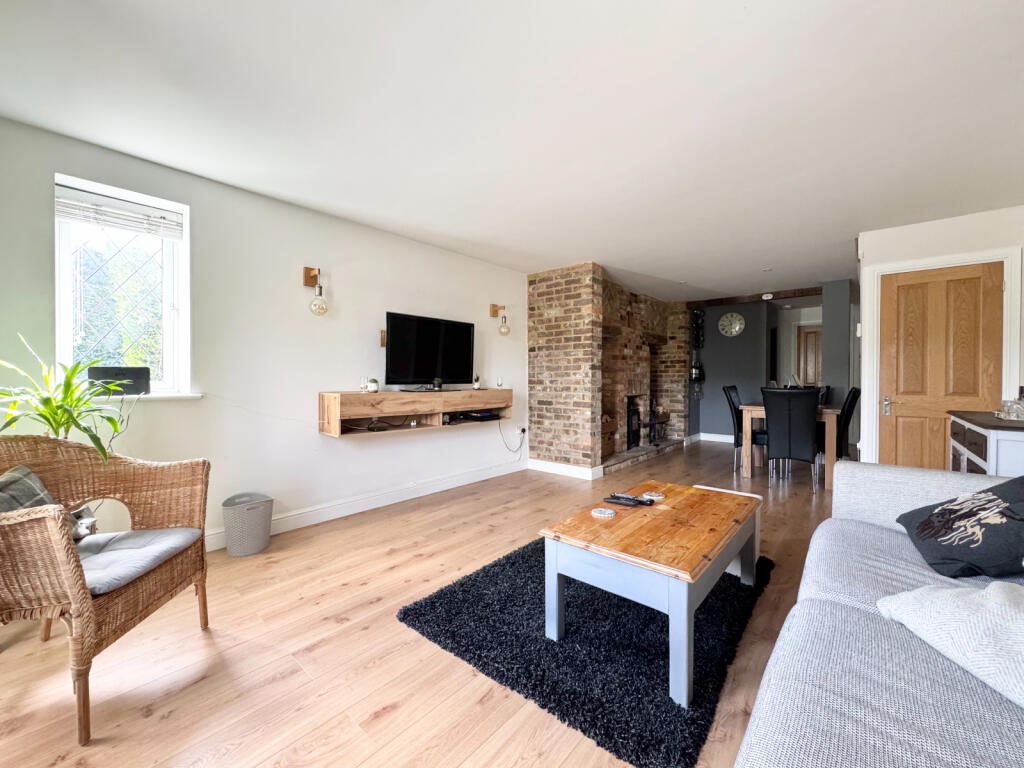 House in Edlesborough, Buckinghamshire - View 5