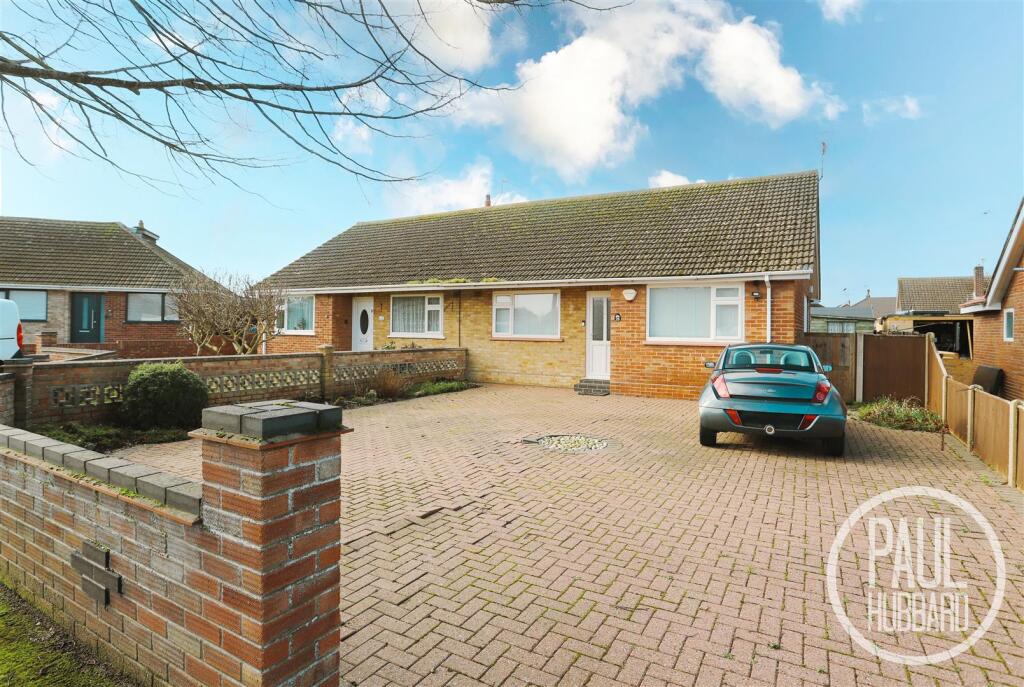 Main image of property: Kingston Close, Pakefield, NR33