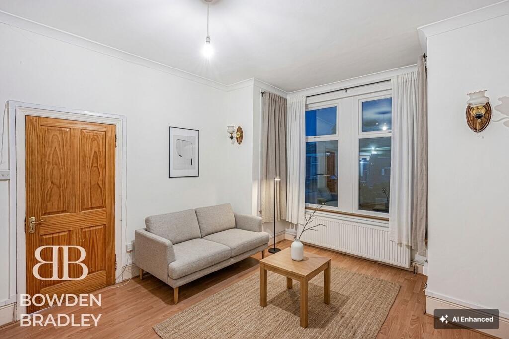 House in London, Gants Hill - View 4