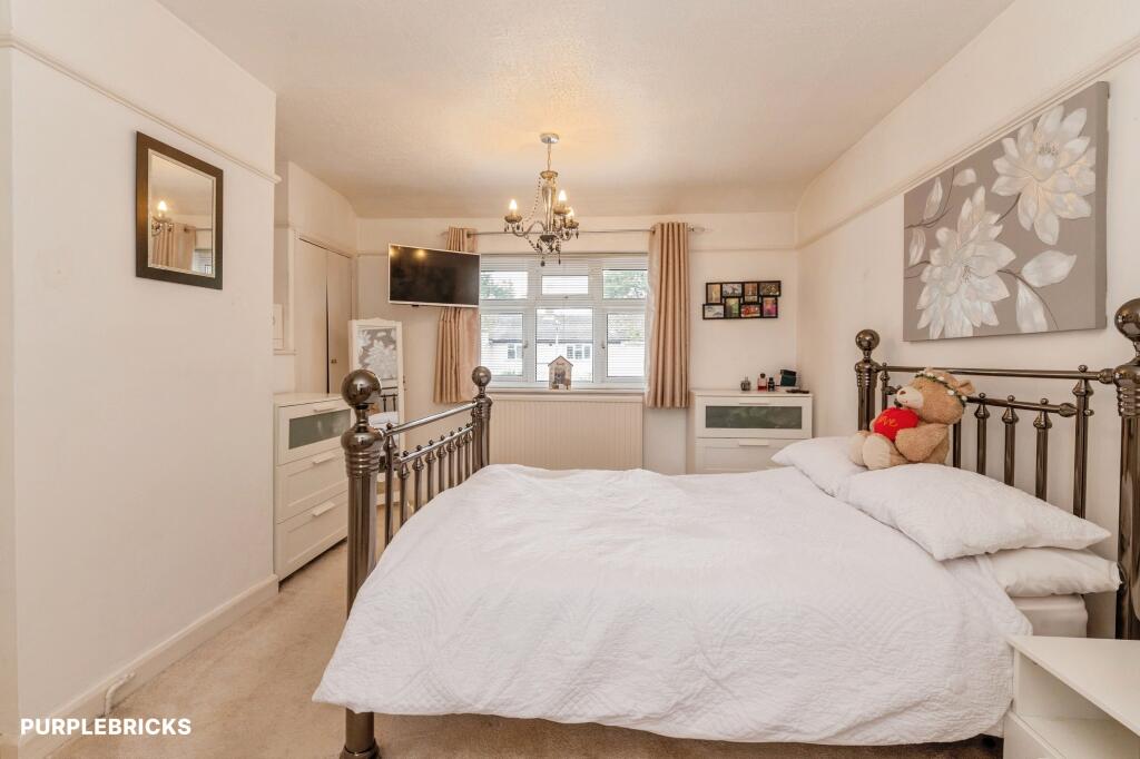 House in Southend-on-Sea, Essex - More