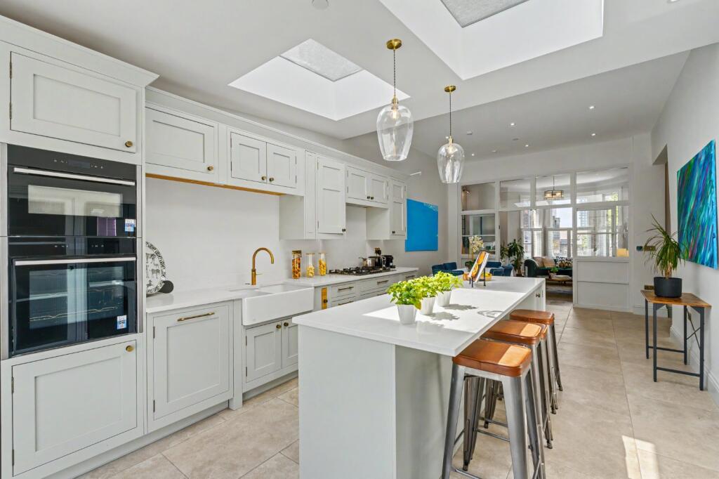 House in London - View 3